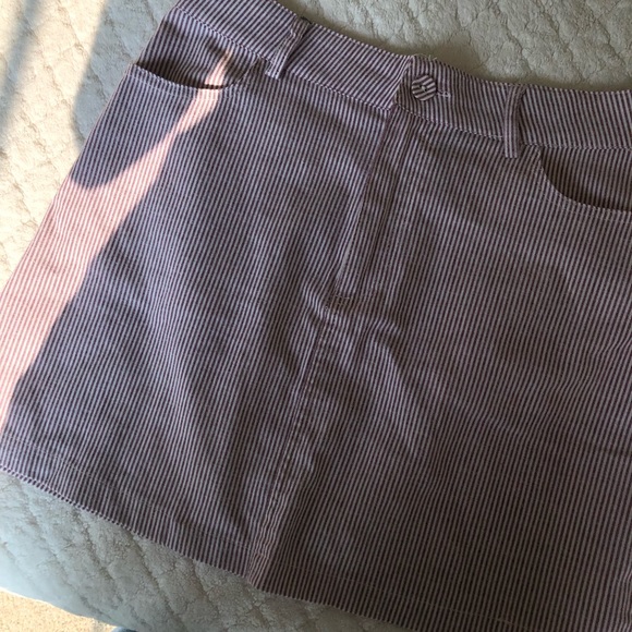 like new pink and white pinstripe mini skirt - Picture 4 of 10